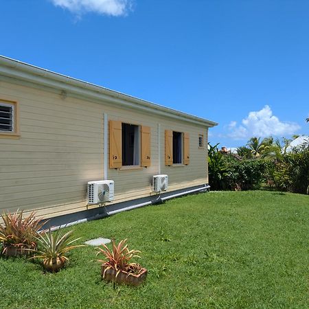 Charmante Villa Creole Climatisee, Jardin Tropical Et Piscine Prives Lamentin Exterior photo