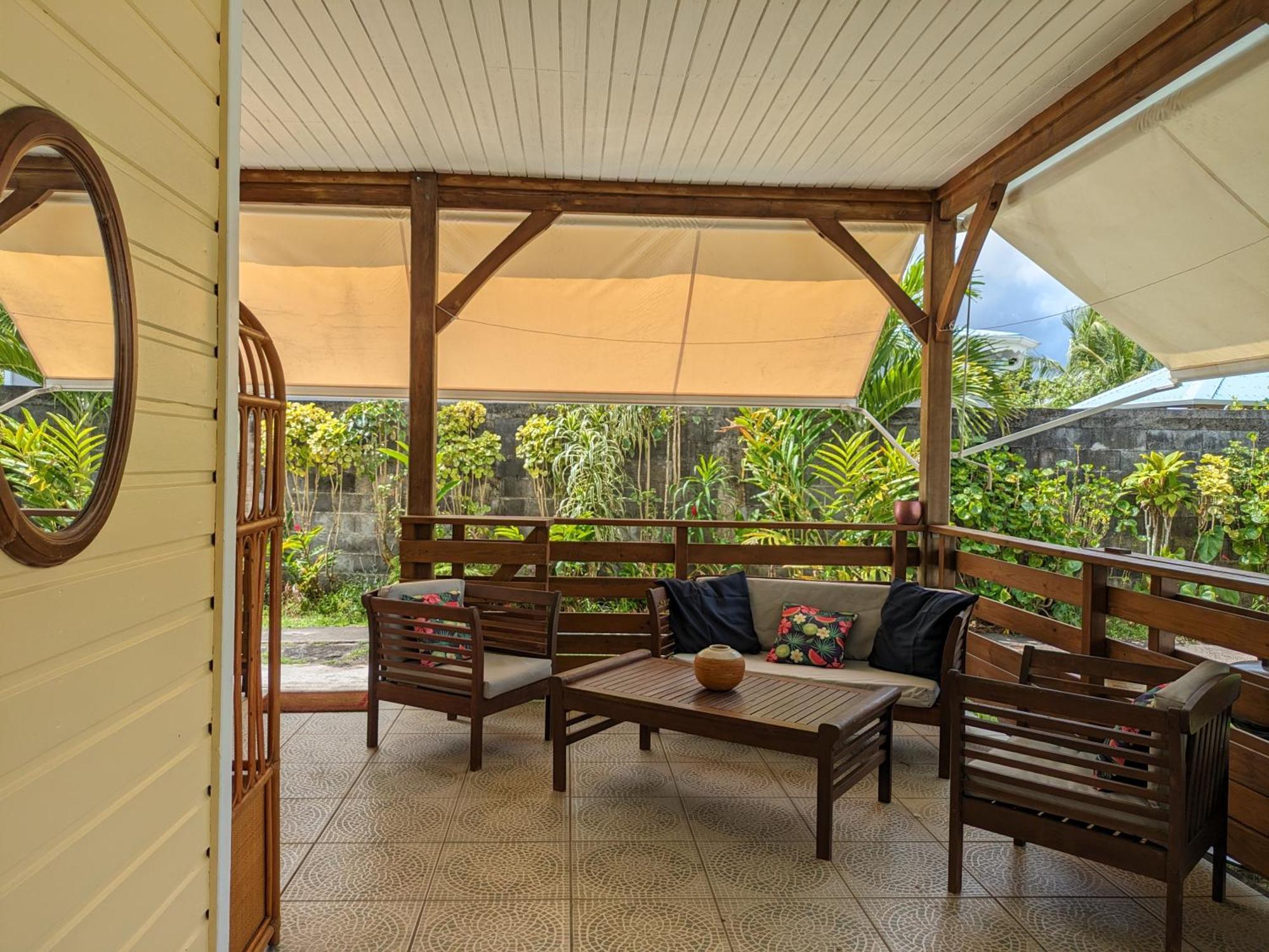 Charmante Villa Creole Climatisee, Jardin Tropical Et Piscine Prives Lamentin Exterior photo