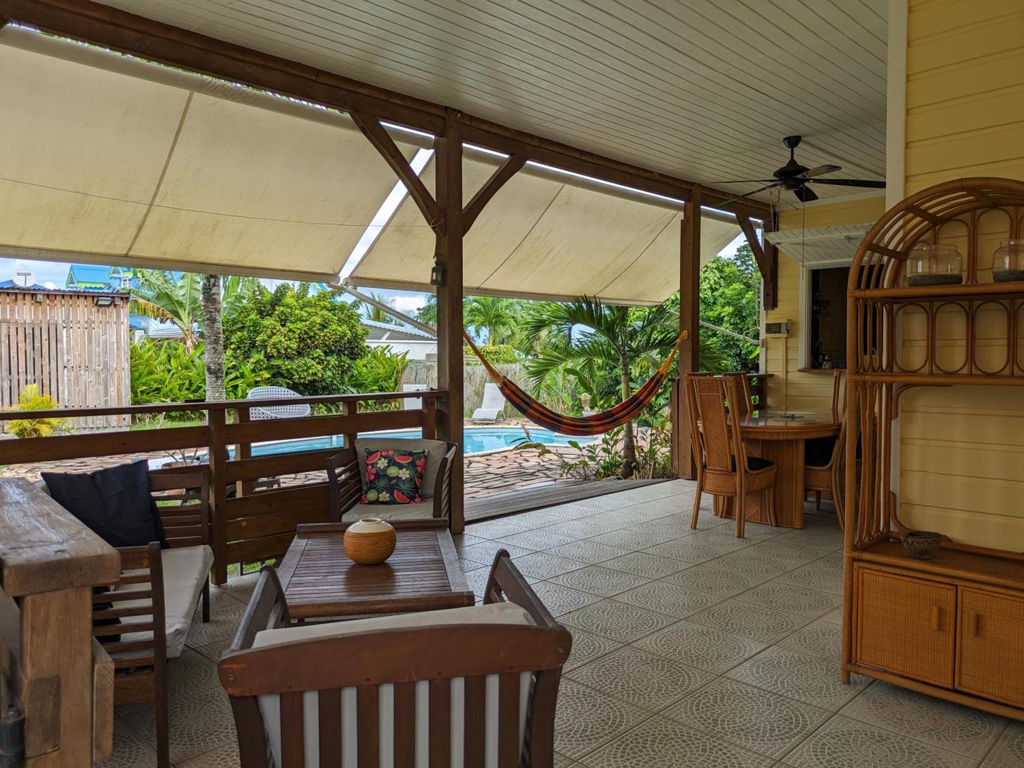 Charmante Villa Creole Climatisee, Jardin Tropical Et Piscine Prives Lamentin Exterior photo